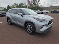 2022 Toyota Highlander Hybrid XLE AWD